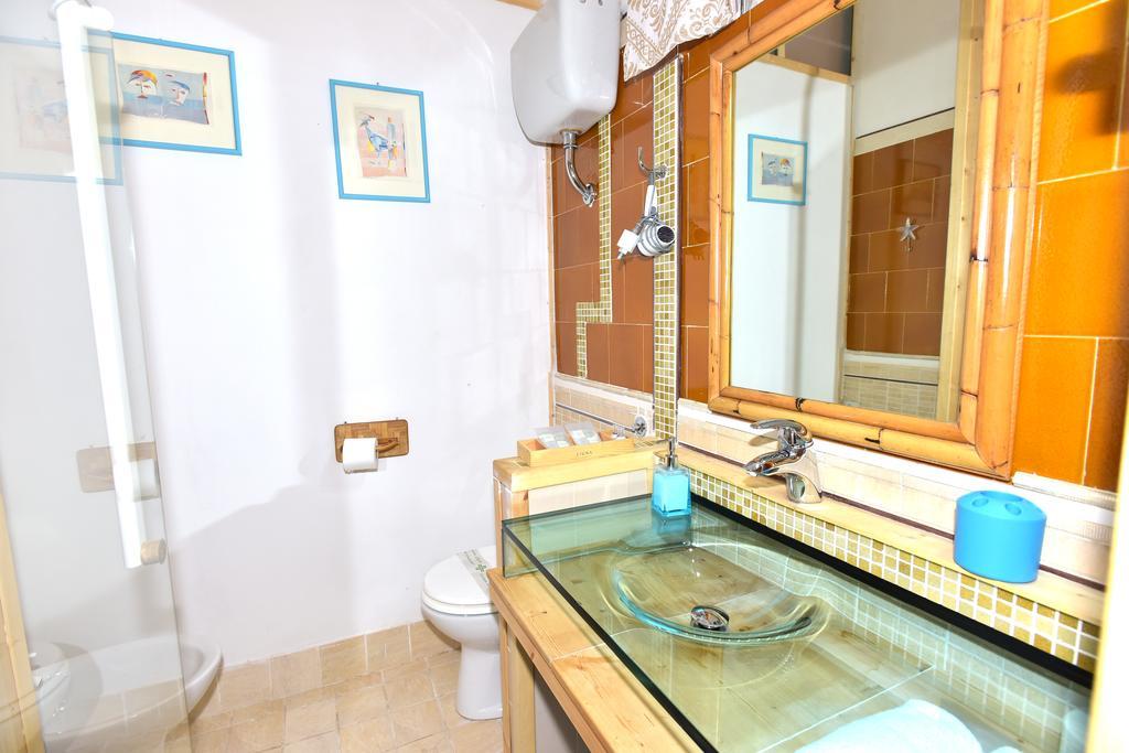 Bed & Breakfast Yin & Yang San Pantaleo Exterior foto