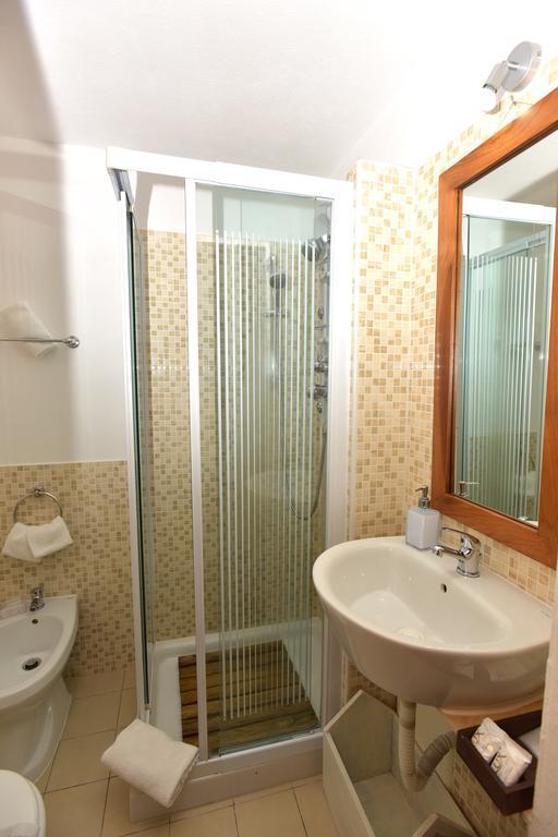 Bed & Breakfast Yin & Yang San Pantaleo Exterior foto