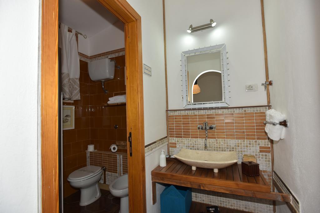 Bed & Breakfast Yin & Yang San Pantaleo Exterior foto
