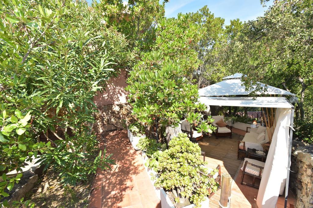 Bed & Breakfast Yin & Yang San Pantaleo Exterior foto