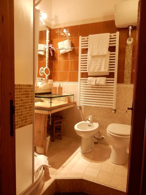 Bed & Breakfast Yin & Yang San Pantaleo Exterior foto