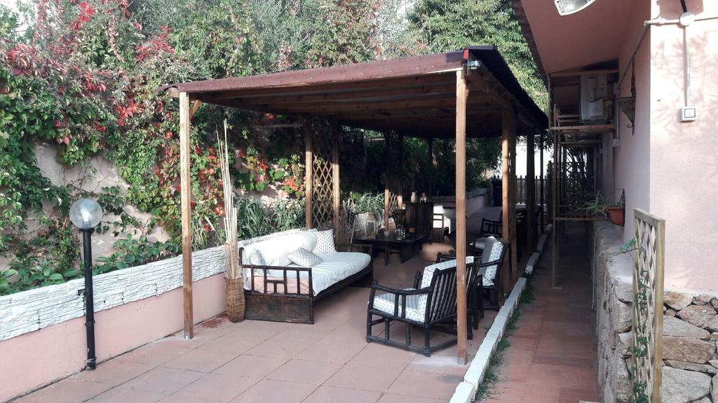 Bed & Breakfast Yin & Yang San Pantaleo Exterior foto