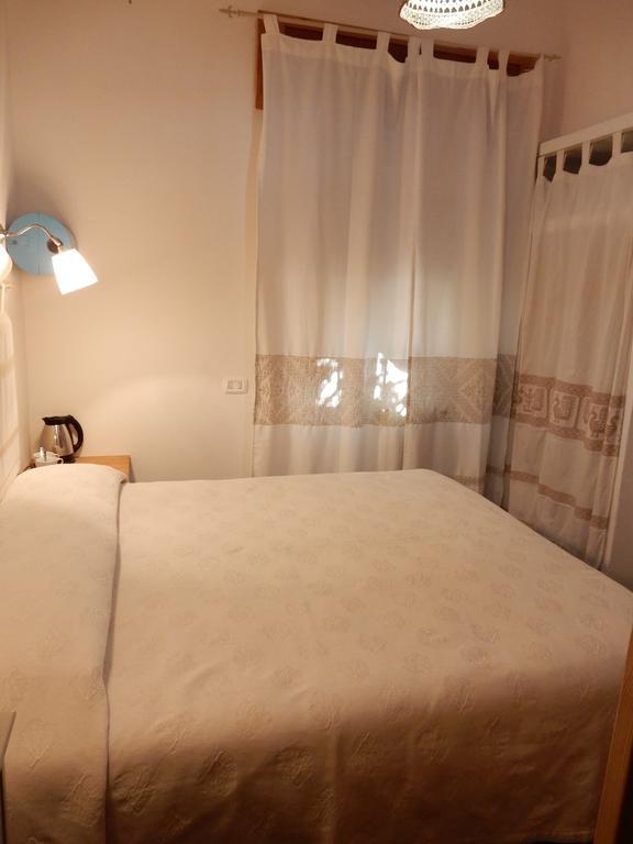 Bed & Breakfast Yin & Yang San Pantaleo Exterior foto