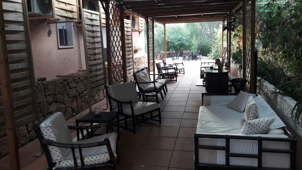 Bed & Breakfast Yin & Yang San Pantaleo Exterior foto