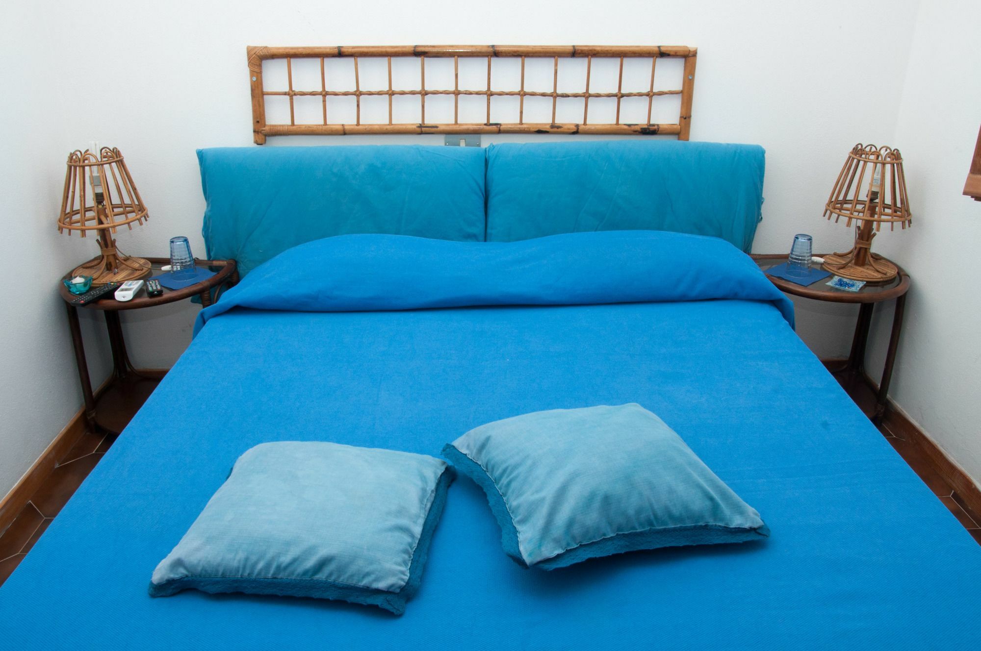 Bed & Breakfast Yin & Yang San Pantaleo Exterior foto